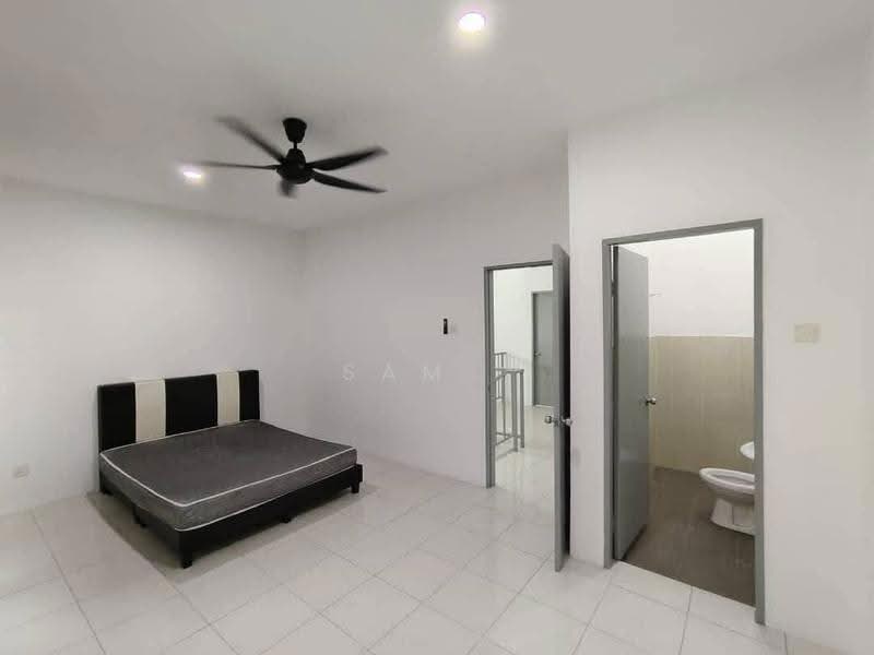 2-storey Terraced House for Rent in Taman Chepor Damai (Chemor) - Sam . - Bedroom - PropertyGuru.com.my
