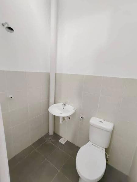 2-storey Terraced House for Rent in Taman Chepor Damai (Chemor) - Sam . - Bathroom - PropertyGuru.com.my