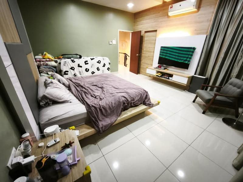 Rumah Teres 2-Tingkat untuk Dijual di Taman Seri Austin (Tebrau) - Karl Lim - Bedroom - PropertyGuru.com.my
