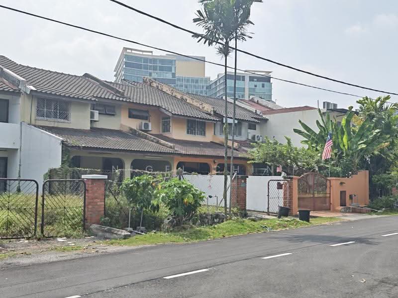 2-storey Terraced House for Sale in SS17 (Subang Jaya) - Nigel Chin - Exterior - PropertyGuru.com.my