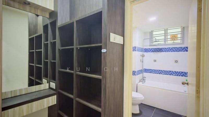 Pangsapuri untuk Disewa di D' Larkin Residence - Kun Chai - Bathroom - PropertyGuru.com.my