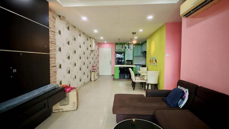 Pangsapuri untuk Disewa di D' Larkin Residence - Kun Chai - Living Room - PropertyGuru.com.my
