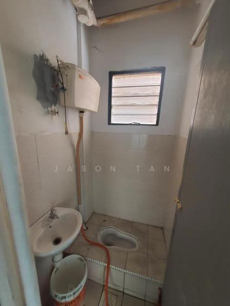 Pangsapuri untuk Disewa di Puchong Utama Court 2 - Jason Tan - Bathroom - PropertyGuru.com.my