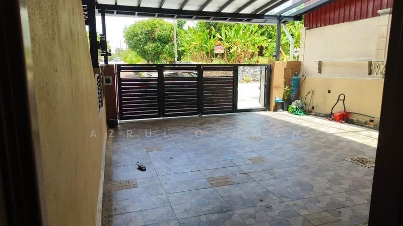 Rumah Teres 2-Tingkat untuk Dijual di Taman Suliana (Sikamat) - Azrul Othman - Exterior - PropertyGuru.com.my
