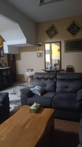 Rumah Teres 2-Tingkat untuk Dijual di Taman Suliana (Sikamat) - Azrul Othman - Living Room - PropertyGuru.com.my