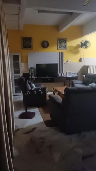 Rumah Teres 2-Tingkat untuk Dijual di Taman Suliana (Sikamat) - Azrul Othman - Living Room - PropertyGuru.com.my