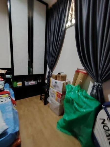 Rumah Teres 1-Tingkat untuk Dijual di Taman Kempas Indah (Tebrau) - Zack Chow - Bedroom - PropertyGuru.com.my