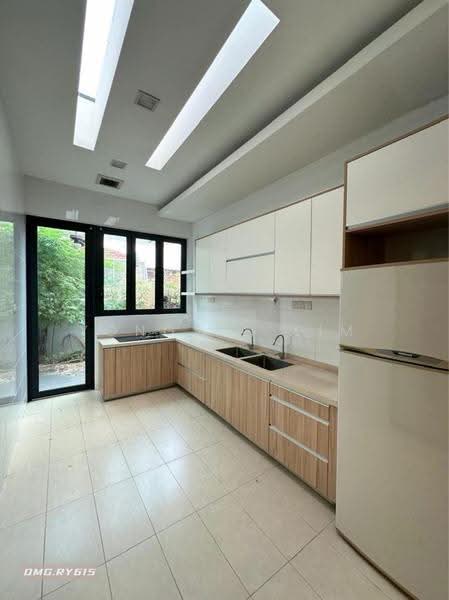 Semi-Detached House for Sale in Setia Damai (Setia Alam) - Yongsen Lim - Kitchen - PropertyGuru.com.my