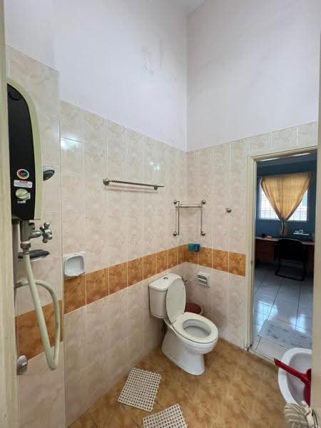 2.5-storey Terraced House for Sale in Taman Fadason (Kepong) - Kim Meng Lew - Bathroom - PropertyGuru.com.my