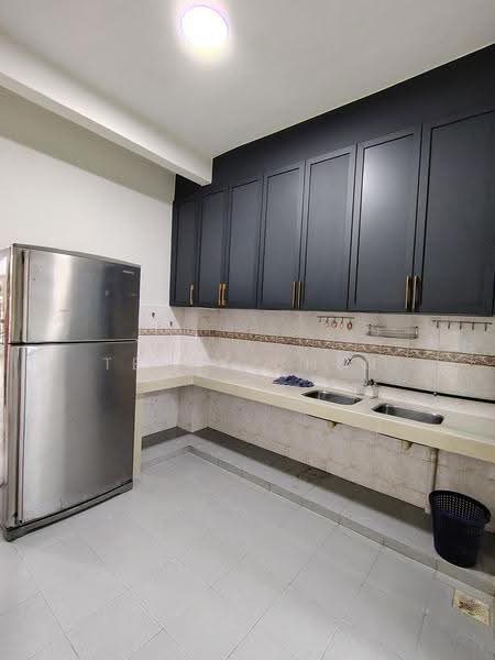 Rumah Teres 2-Tingkat untuk Disewa di Taman Wawasan (Puchong) - Terry Chen - Kitchen - PropertyGuru.com.my