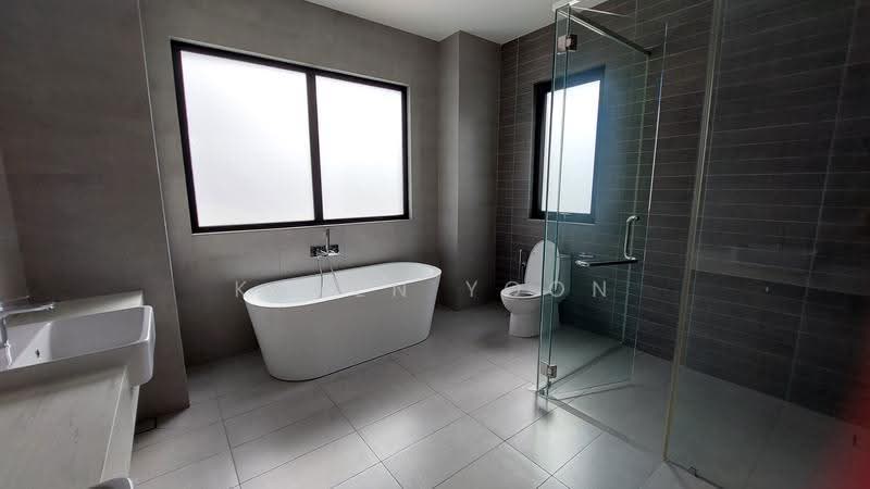 Banglo Lot Kosong untuk Dijual di Bandar Tropicana Aman (Telok Panglima Garang) - Karen Yoon - master bathroom - PropertyGuru.com.my