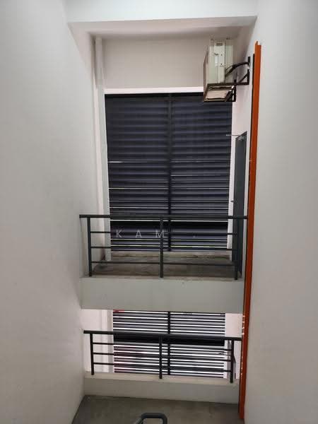 Terrace Factory for Sale in Bukit Kemuning (Shah Alam) - Kam Chun Hoe - Corridor - PropertyGuru.com.my
