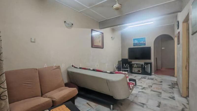 1-storey Terraced House for Sale in Taman Bidara (Seremban) - Azrul Othman - Living Room - PropertyGuru.com.my