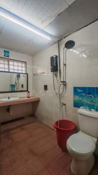 1-storey Terraced House for Sale in Taman Bidara (Seremban) - Azrul Othman - Bathroom - PropertyGuru.com.my