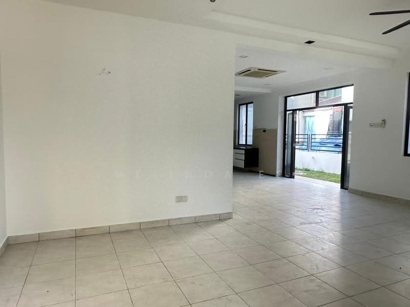 Rumah Kluster untuk Disewa di Taman Adda Heights (Tebrau) - Melinda Ee - Living Room - PropertyGuru.com.my