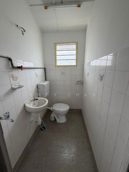 Rumah Teres 2-Tingkat untuk Dijual di Taman Johor Jaya (Johor Bahru) - Andy Chan - Bathroom - PropertyGuru.com.my