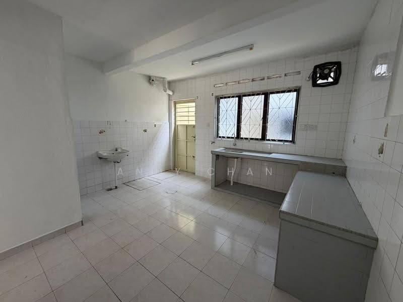 Rumah Teres 2-Tingkat untuk Dijual di Taman Johor Jaya (Johor Bahru) - Andy Chan - Kitchen - PropertyGuru.com.my