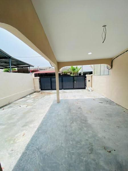 1-storey Terraced House for Sale in Taman Pelangi (Sikamat) - Azrul Othman - Exterior - PropertyGuru.com.my