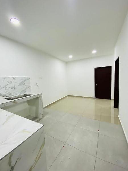 1-storey Terraced House for Sale in Taman Pelangi (Sikamat) - Azrul Othman - Kitchen - PropertyGuru.com.my