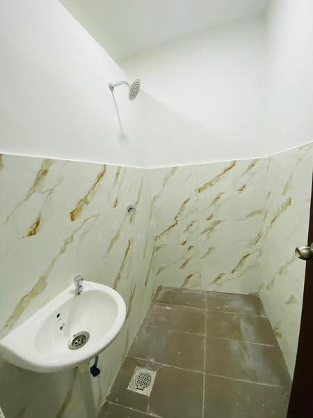 1-storey Terraced House for Sale in Taman Pelangi (Sikamat) - Azrul Othman - Bathroom - PropertyGuru.com.my