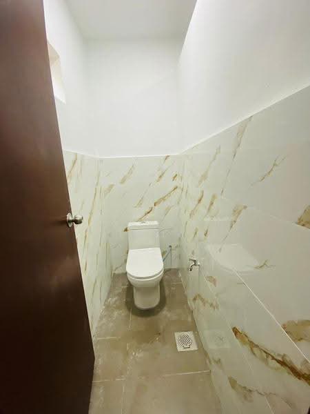 1-storey Terraced House for Sale in Taman Pelangi (Sikamat) - Azrul Othman - Bathroom - PropertyGuru.com.my