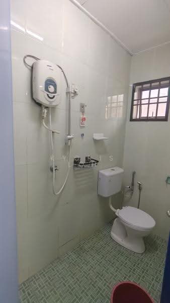 1-storey Terraced House for Rent in Senai (Johor) - Kyoris Loh - Bathroom - PropertyGuru.com.my