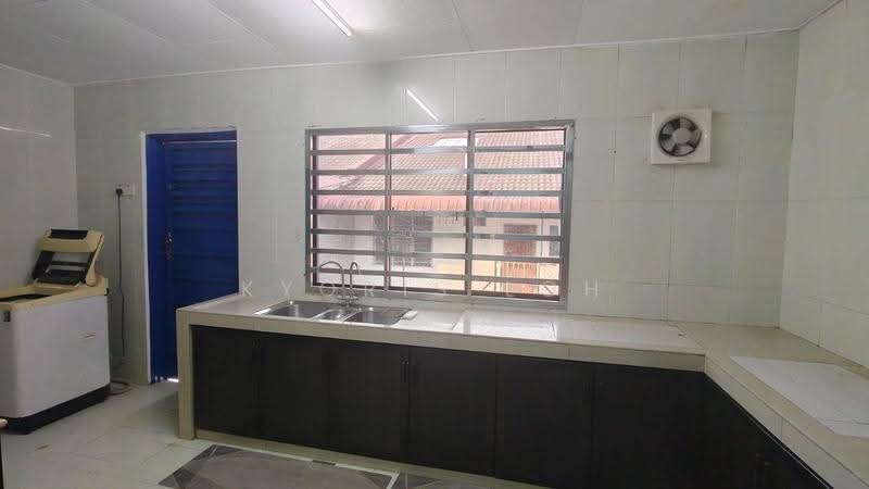 1-storey Terraced House for Rent in Senai (Johor) - Kyoris Loh - Kitchen - PropertyGuru.com.my