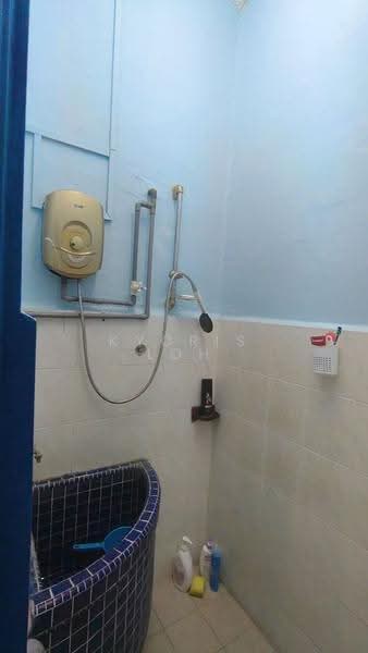 1-storey Terraced House for Rent in Senai (Johor) - Kyoris Loh - Bathroom - PropertyGuru.com.my