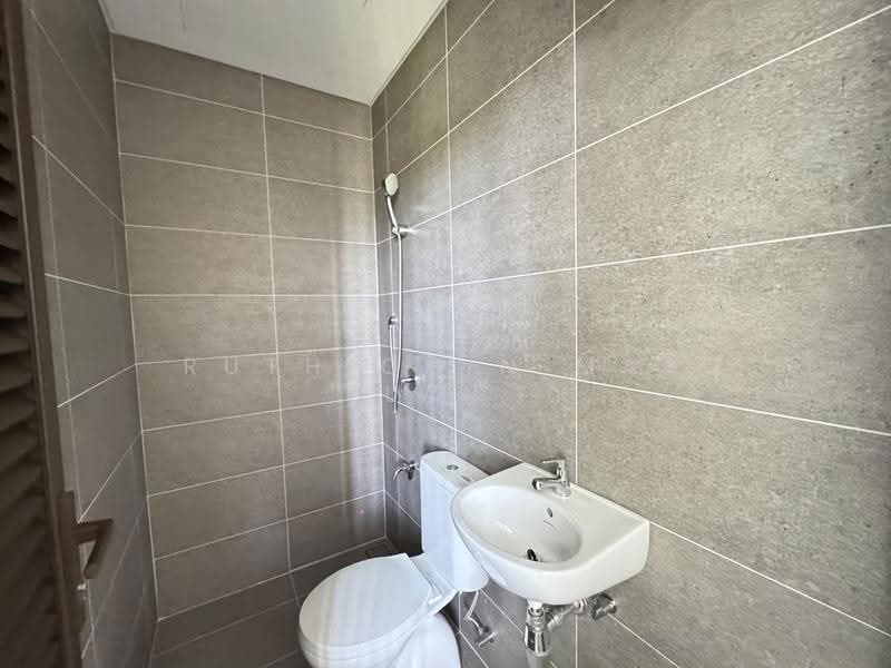 Service Residence for Sale at Jendela Residences - Ruth Chin May Lan - Bathroom - PropertyGuru.com.my