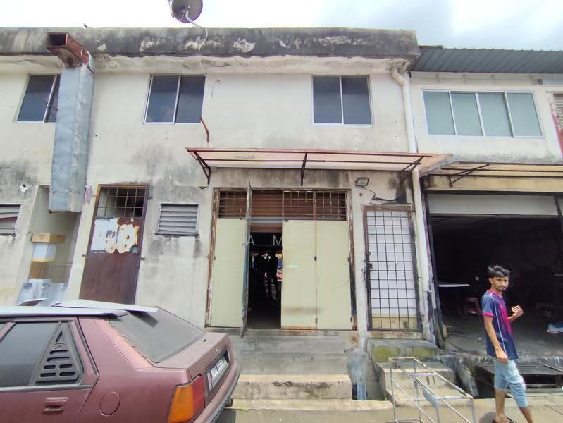 Kilang Teres untuk Dijual di Seksyen U1 (Glenmarie) - Kam Chun Hoe - Exterior - PropertyGuru.com.my