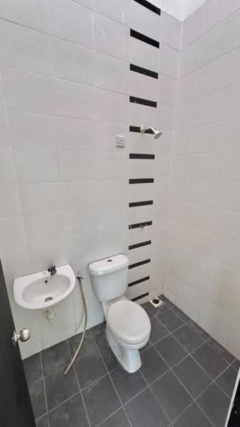1-storey Terraced House for Sale in Bandar Seri Impian (Kluang) - Win Lim - Bathroom - PropertyGuru.com.my