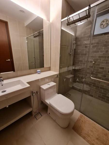 Kondominium untuk Dijual di Queens Residences Q1 @ Queens Waterfront - Jerene Yeap - Bathroom - PropertyGuru.com.my
