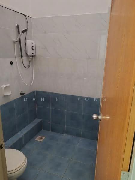 Rumah Teres 2-Tingkat untuk Dijual di Ehsan Jaya (Johor Bahru) - Daniel Yong - Bathroom - PropertyGuru.com.my