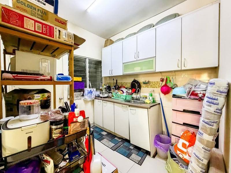 Pangsapuri untuk Dijual di Putra Suria Residence - Farid Fahmi - Kitchen - PropertyGuru.com.my