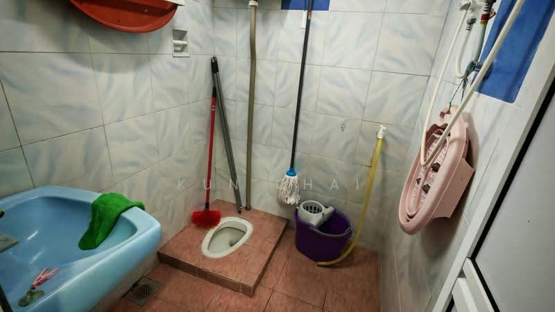 1-storey Terraced House for Sale in Taman Kulai Besar (Kulai) - Kun Chai - Bathroom - PropertyGuru.com.my
