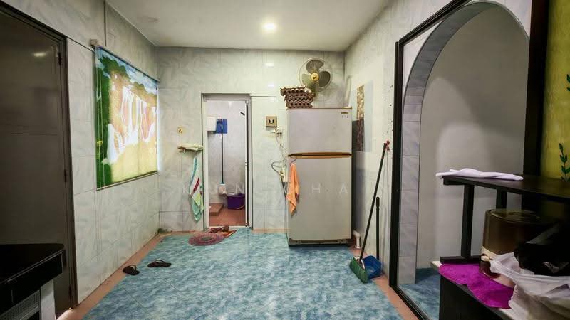 1-storey Terraced House for Sale in Taman Kulai Besar (Kulai) - Kun Chai - Kitchen - PropertyGuru.com.my