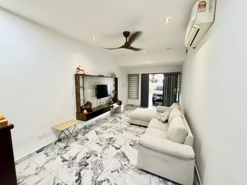 Rumah Teres 1-Tingkat untuk Dijual di Bukit Indah (Iskandar Puteri (Nusajaya)) - Janice . - Living Room - PropertyGuru.com.my