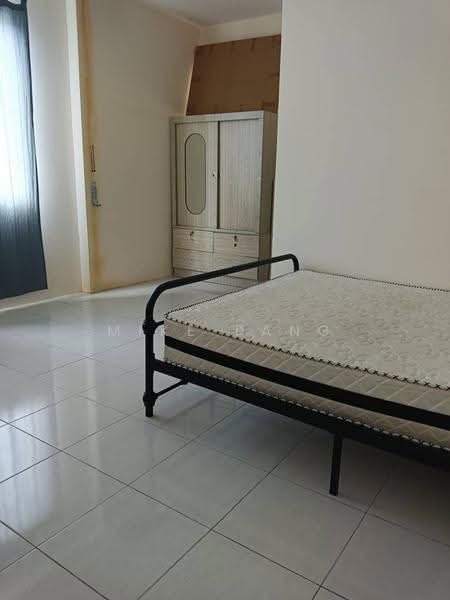 Pangsapuri untuk Dijual di Stutong Heights - Mike Pang - Bedroom - PropertyGuru.com.my
