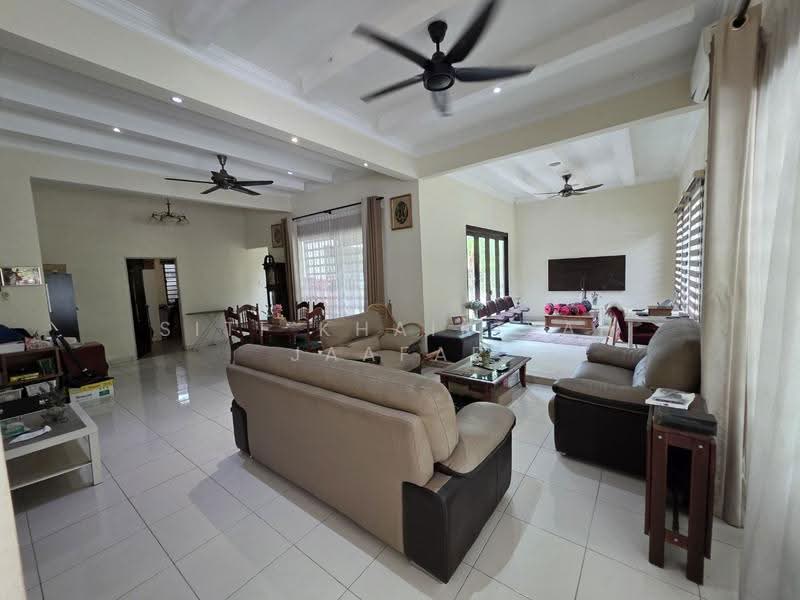 2-storey Terraced House for Sale in Puncak Bestari (Puncak Alam) - SITI KHAIRIYAH JAAFAR - Living Room - PropertyGuru.com.my