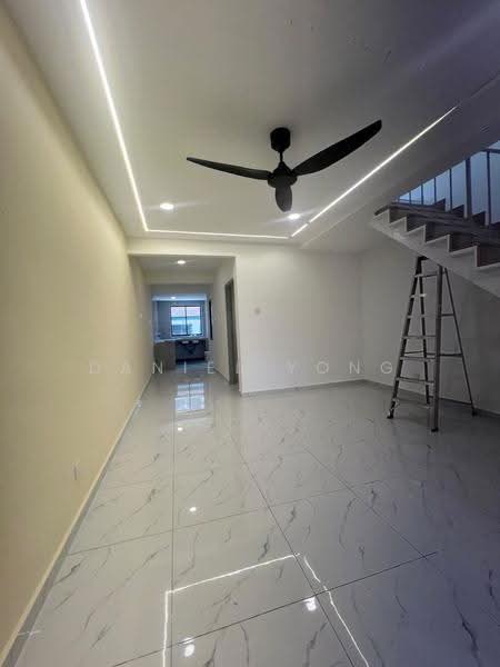 Rumah Teres 2-Tingkat untuk Dijual di Taman Cahaya Masai (Pasir Gudang) - Daniel Yong - Living Room - PropertyGuru.com.my