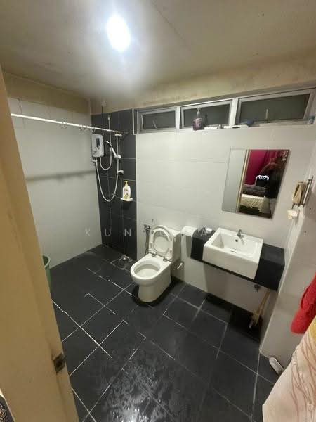 Pangsapuri untuk Disewa di Idaman Residence - Kun Chai - Bathroom - PropertyGuru.com.my