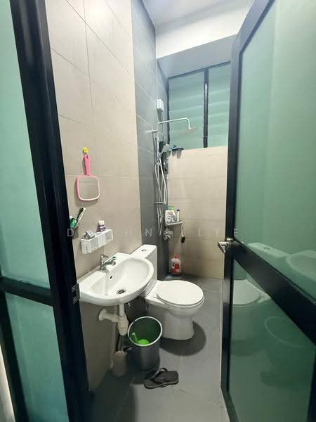 Rumah Teres 2-Tingkat untuk Dijual di Bandar Seri Alam (Masai) - Daphne Lee - Bathroom - PropertyGuru.com.my