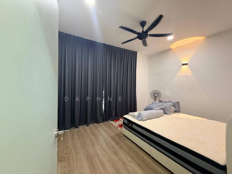 Rumah Teres 2-Tingkat untuk Dijual di Bandar Seri Alam (Masai) - Daphne Lee - Bedroom - PropertyGuru.com.my