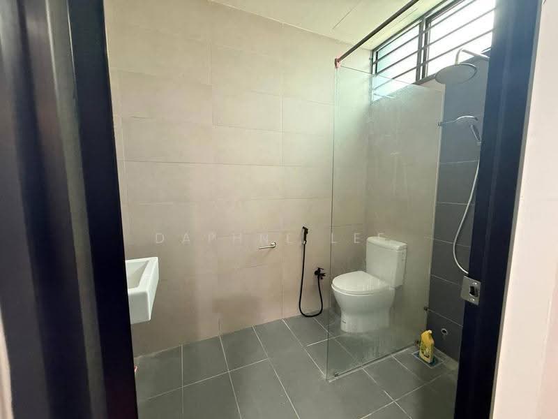 Rumah Teres 2-Tingkat untuk Dijual di Bandar Seri Alam (Masai) - Daphne Lee - Bathroom - PropertyGuru.com.my