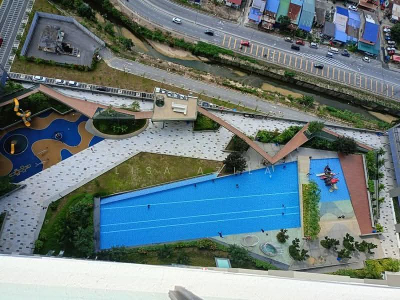 Kediaman Servis untuk Dijual di Bayu Residensi - Lisa Azila - Pool - PropertyGuru.com.my