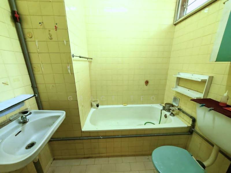 Semi-Detached House for Sale in Kota Kinabalu (Sabah) - Grace Teo - Bathroom - PropertyGuru.com.my