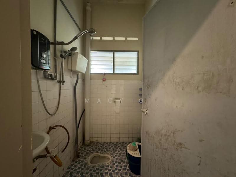 2-storey Terraced House for Sale in Kampung Enam (Melaka City) - Macy G - Bathroom - PropertyGuru.com.my