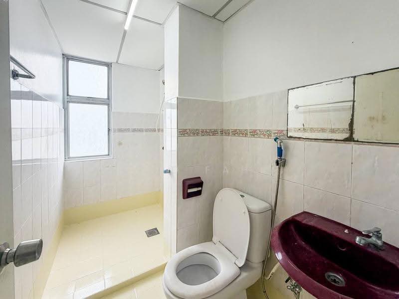 Condominium for Sale at Kelana D'Putera - Farid Fahmi - Bathroom - PropertyGuru.com.my