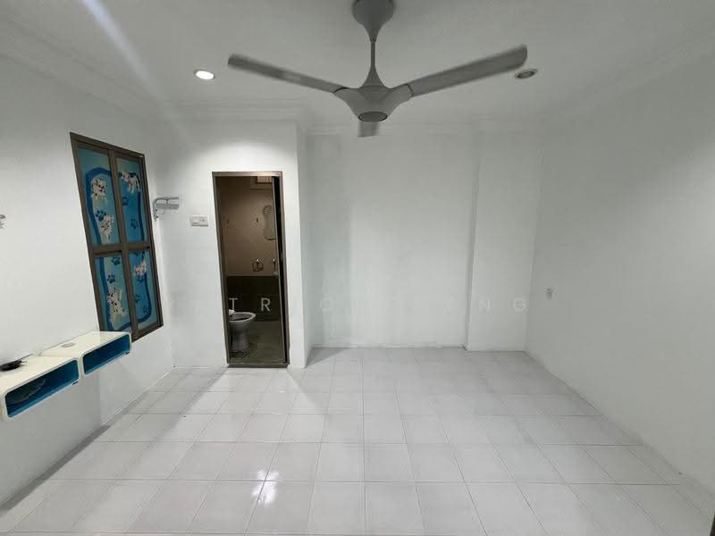 Apartment for Sale at Kingfisher Series - Patrick Tang - Bathroom - PropertyGuru.com.my