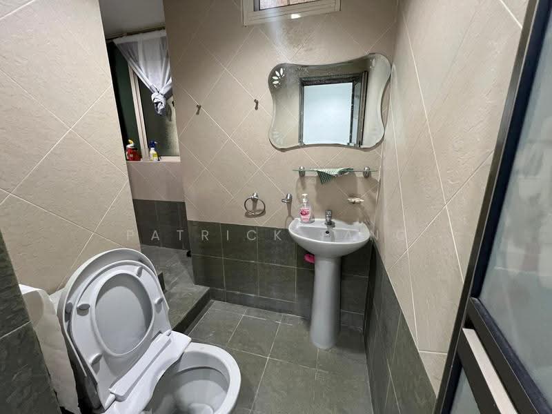 Apartment for Sale at Kingfisher Series - Patrick Tang - Bathroom - PropertyGuru.com.my